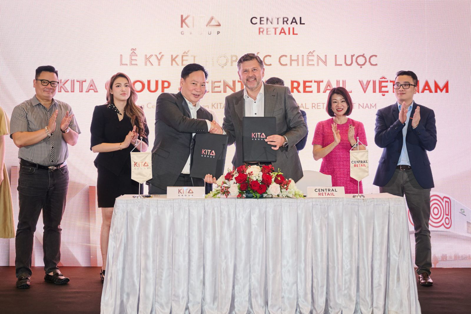 lễ ký kết hợp tác kita group và central retail